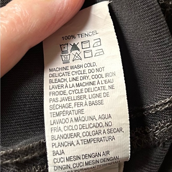 Lucky Brand cargo vest, beautiful soft fabric, hardly worn - Picture 3 of 6